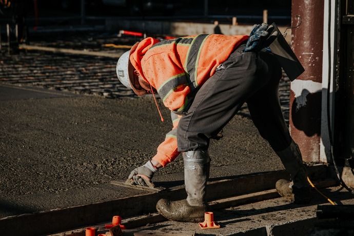 workers-construction-site-ezgif.com-resize